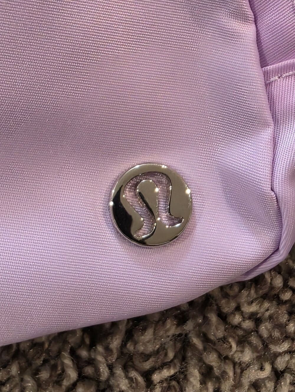 Lululemon Everywhere Belt Bag Lilac Play/Silver 1L - Picture 5 of 9